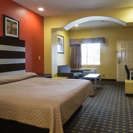 Redwoos Suites Missouri City Exterior photo