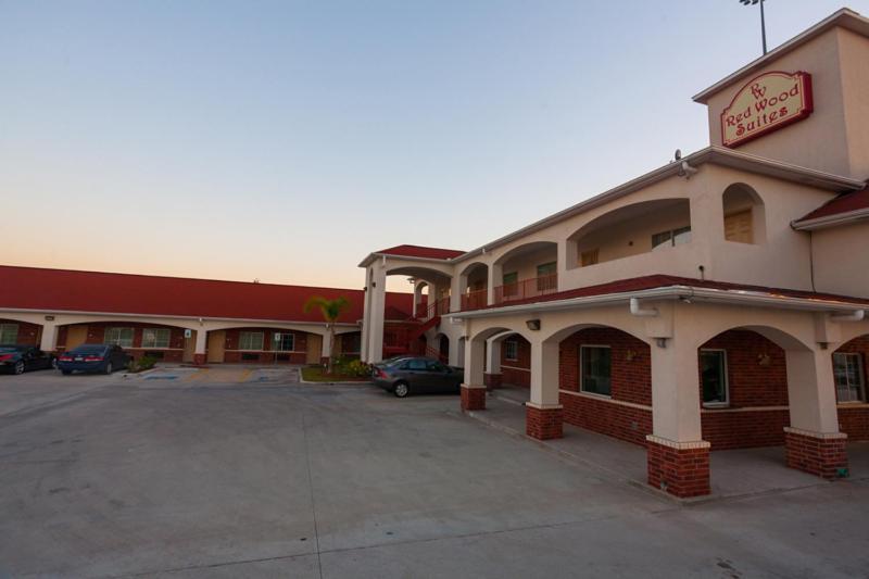 Redwoos Suites Missouri City Exterior photo