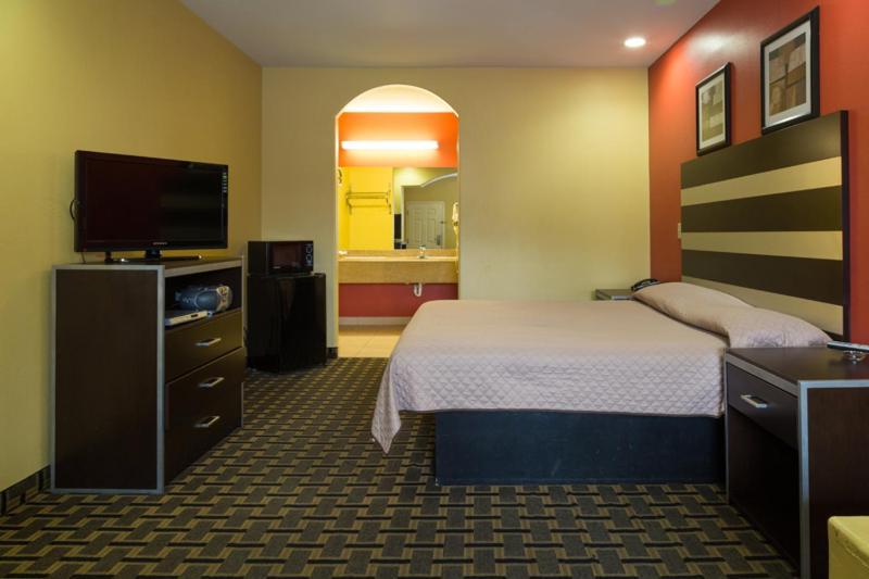 Redwoos Suites Missouri City Exterior photo